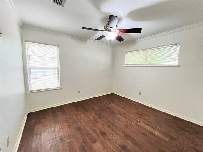 Building Photo - 5011 Finley Dr