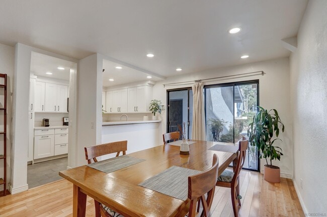 Building Photo - 4084 Crystal Dawn Ln