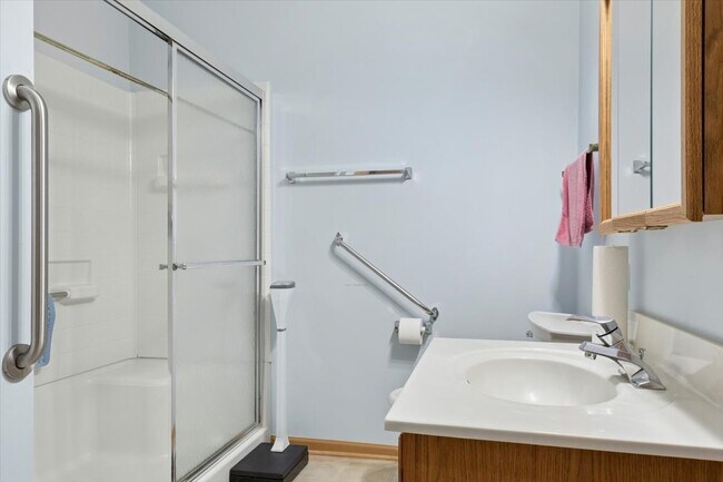 Building Photo - 801 N McLean Blvd