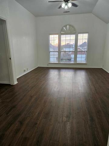 Building Photo - 2104 Royal Oak Dr