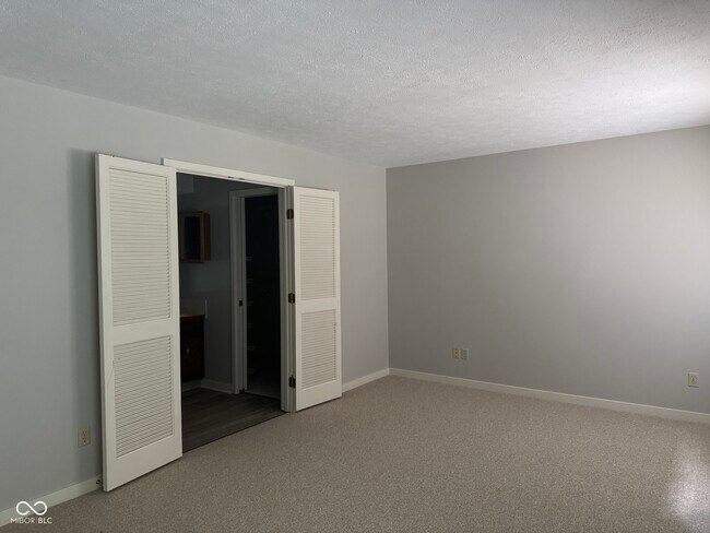 Building Photo - 329 Sandbrook Dr
