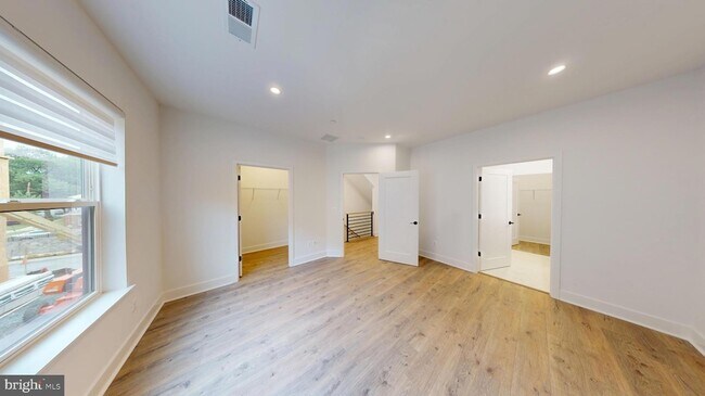 Building Photo - 5617 Vermillion Cir