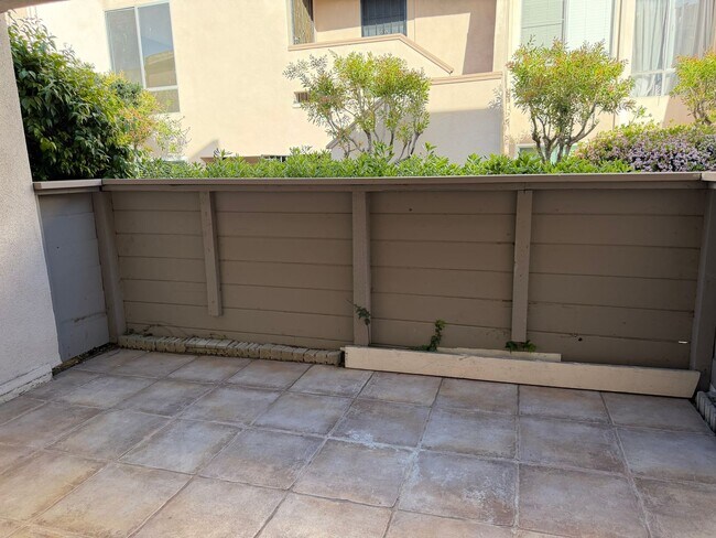 Building Photo - 3266 Ashford St