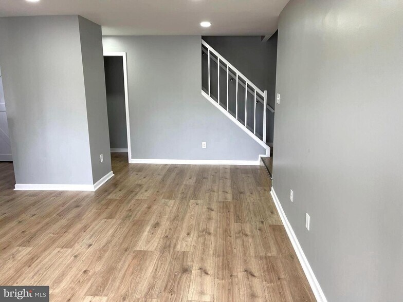 Building Photo - 3949 El Soneta Pl