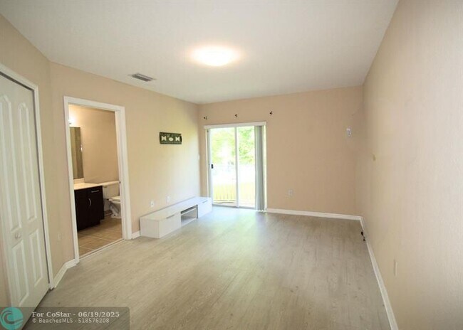 Building Photo - 3001 SW 128th Ave