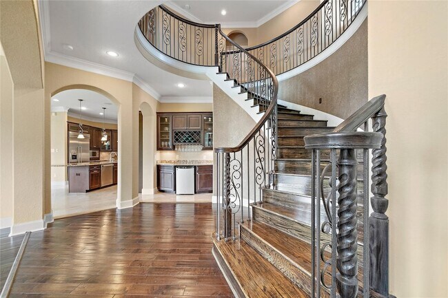 Building Photo - 19182 Grandview Point