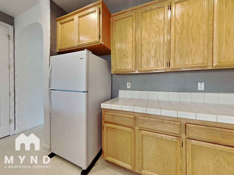 Building Photo - 5945 Caddington Way