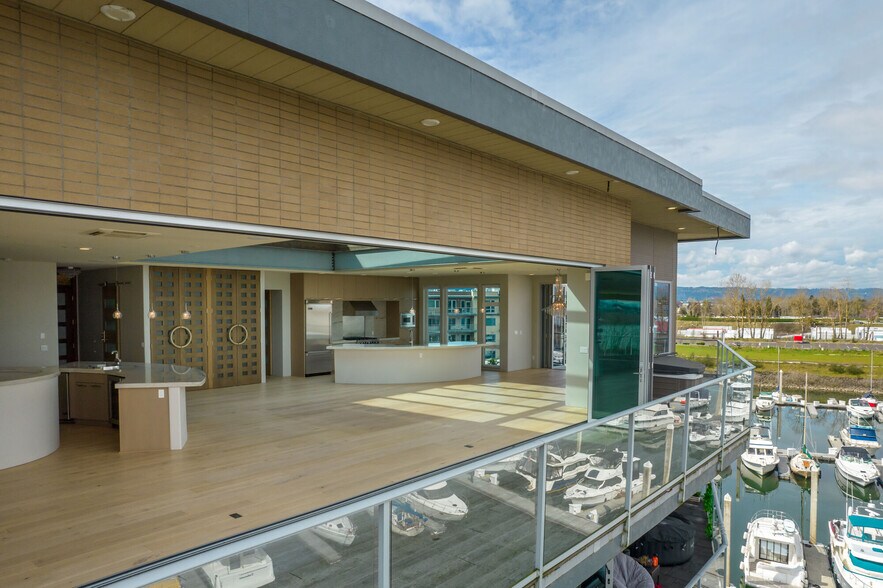 Yacht Harbor Club 11505 NE Yacht Harbor Dr Portland OR 97217