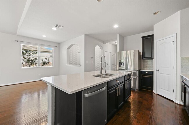 Building Photo - 351 Wincliff Dr