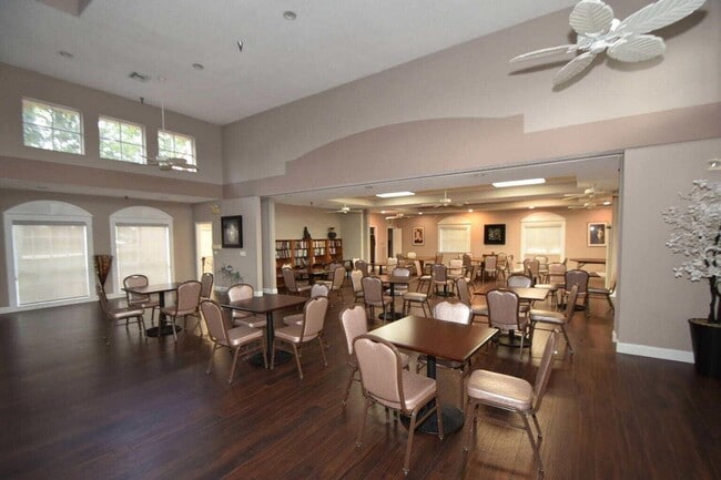 Building Photo - 18196 Clear Brook Cir