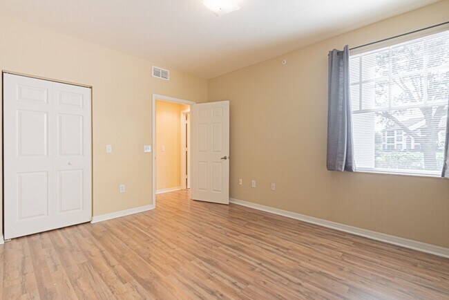 Building Photo - Ground-Level Condo Rental In Premier Community!