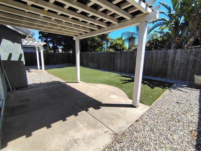 Building Photo - 4920 Apple Farm Ln