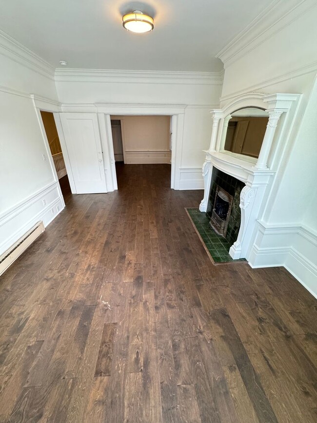 Building Photo - 1020-1024 Leavenworth Street