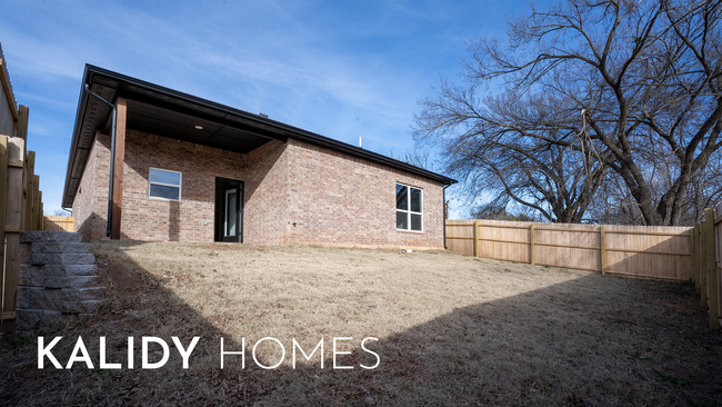 Building Photo - 308 W 3rd St