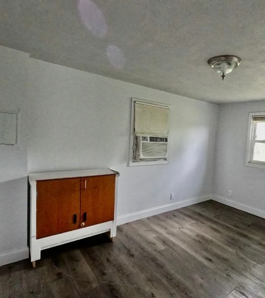 Building Photo - 1517 Tinkertown Ave