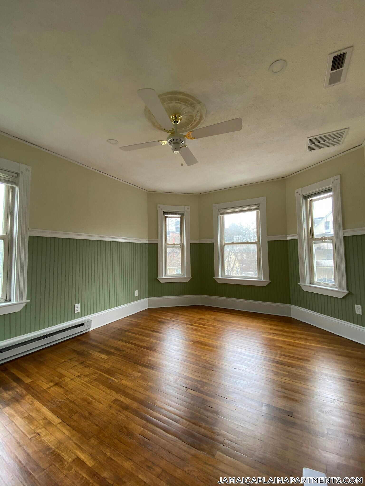 Building Photo - 18 Haverford St