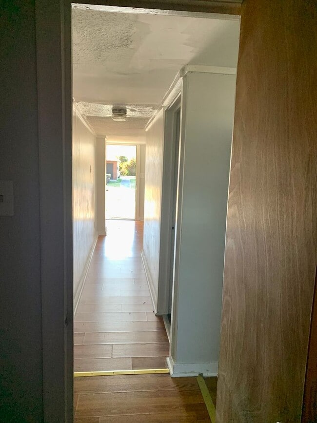 Building Photo - Coming Soon! Cute Home with Water View. Wa...