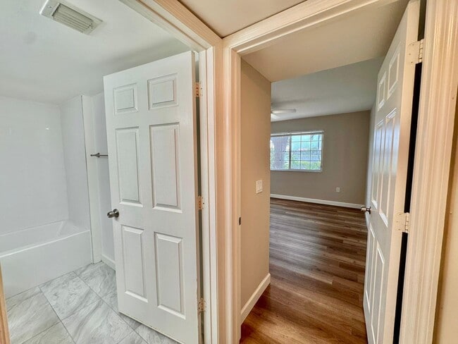 Building Photo - 5055 Wiles Rd
