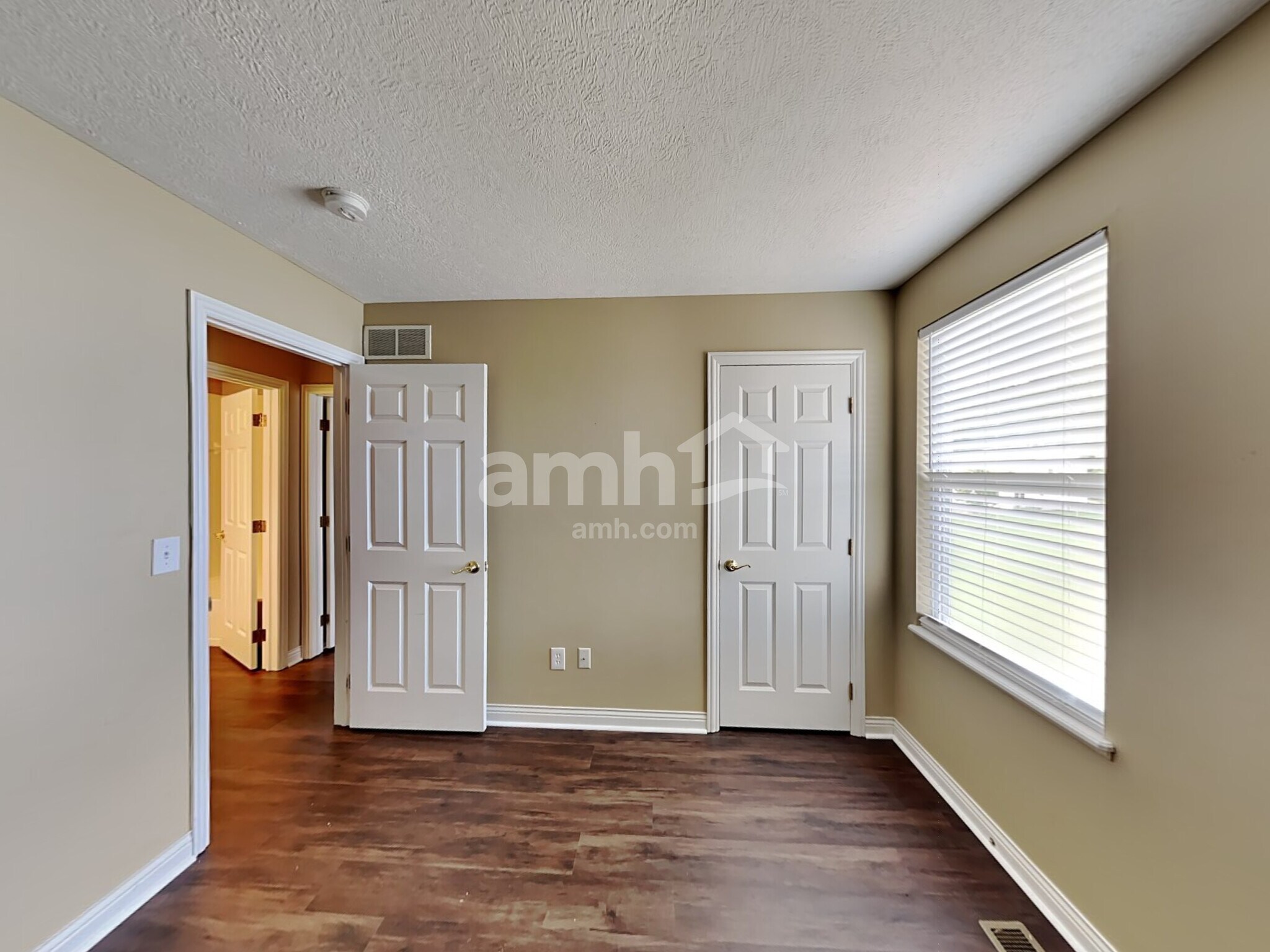 Building Photo - 532 Greenwood Loop