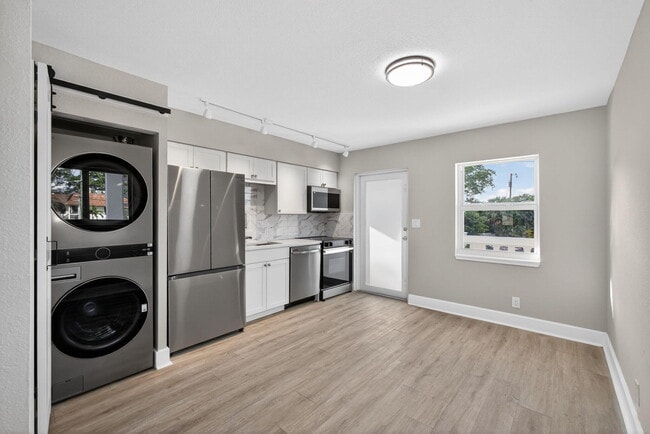 Building Photo - 624 Southwind Cir