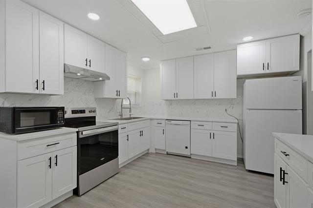 Building Photo - 5005 Frontier Ln
