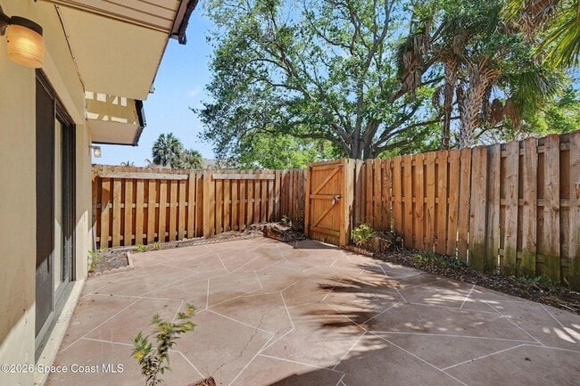 Building Photo - 3915 Vista Oaks Cir NE