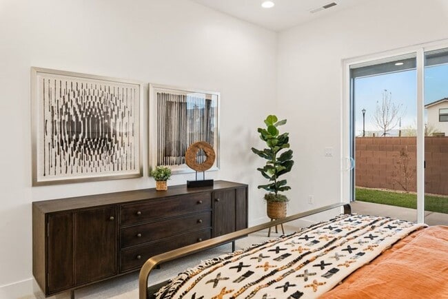 Building Photo - 3 Bedroom Single-Level Home with Resort-Style Amenities