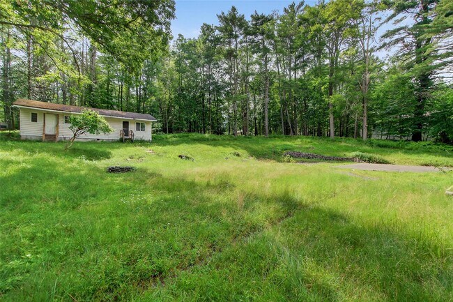 Building Photo - 52 Luxton Lake Rd