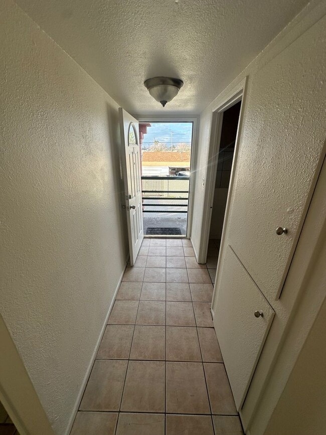 Building Photo - 4p6318