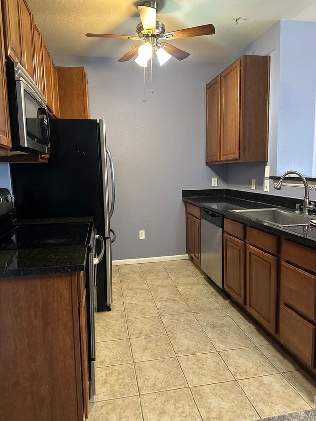 Building Photo - 1425 Blue Sky Cir