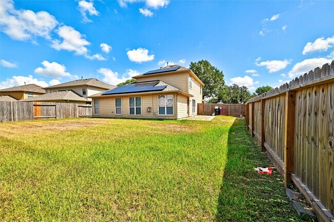 Building Photo - 19803 Lindenwick Ct