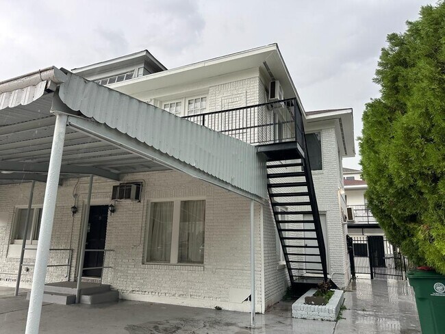 Building Photo - 1930 W Dallas St