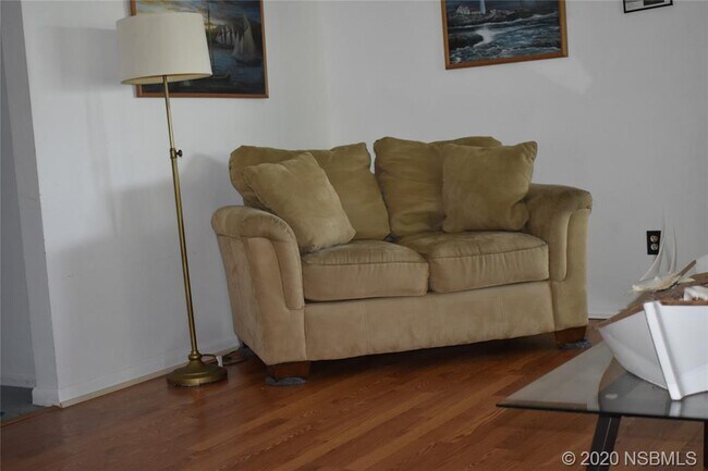Building Photo - 4502 Saxon Dr