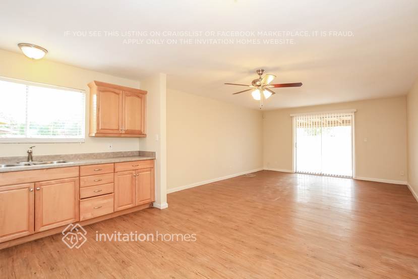 Building Photo - 8615 N 36th Ave