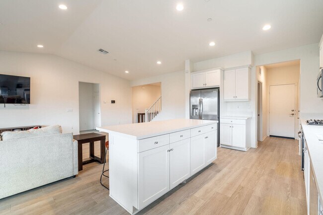 Building Photo - 44721 Melkesian Blvd