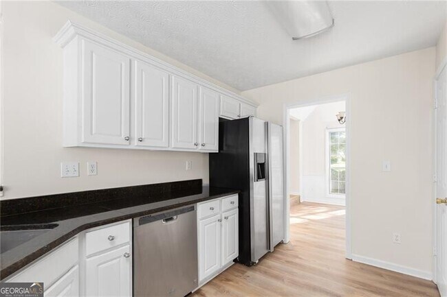 Building Photo - 1090 Norwalk Trce