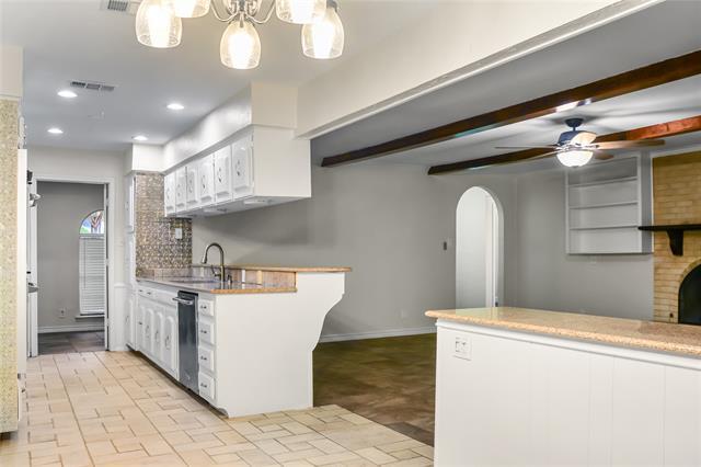 Building Photo - 613 Overland Trail