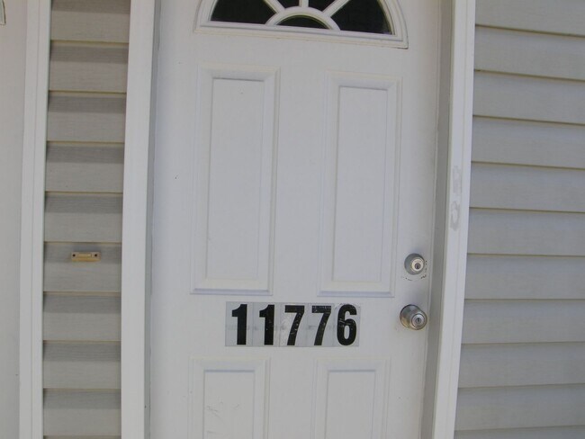 Building Photo - Multi Generation Rental Home centrally located in Spring Hill