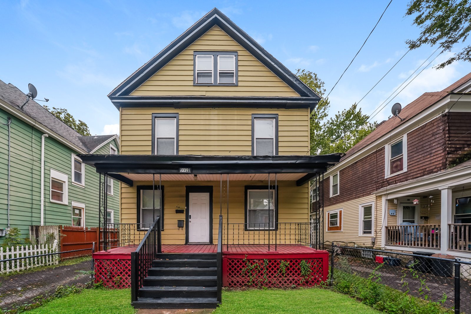 Building Photo - 339 W Calthrop Ave