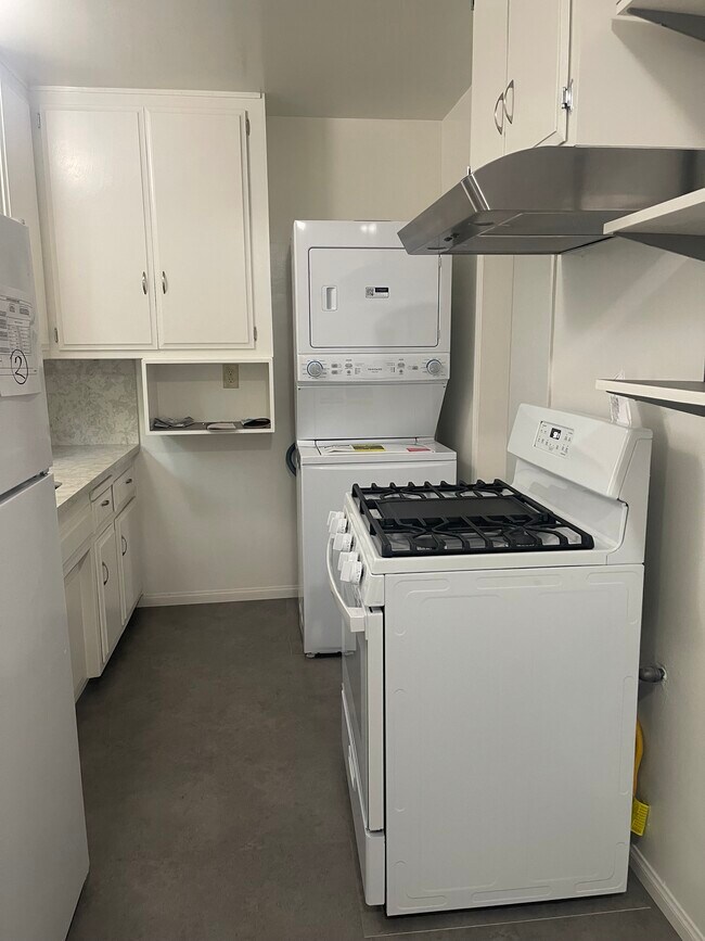 Building Photo - 1924 Workman St