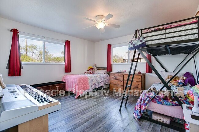 Building Photo - 1510 Loop Dr