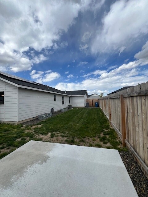 Building Photo - 4 Bed 2 Bath Home in Nampa!