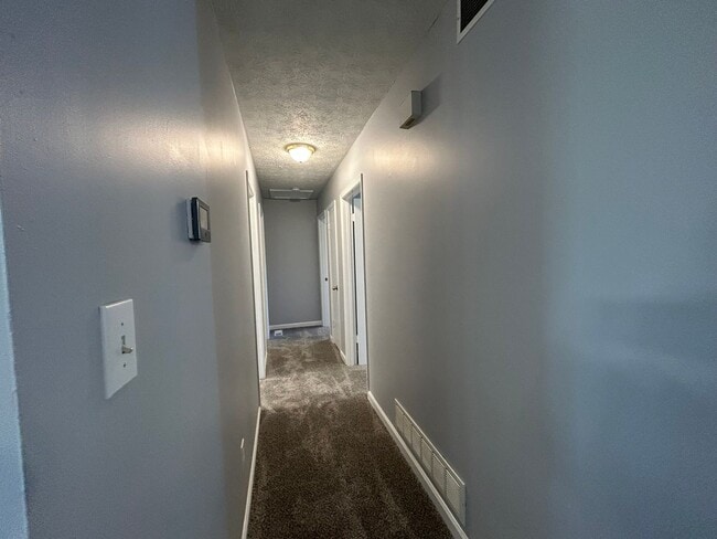 Building Photo - **ASK HOW YOU CAN MOVE IN WITH NO SECURITY DEPOSIT**8546 East Union Hill Rd: Ranch Home with 16x2...