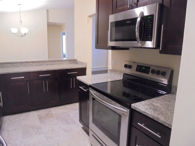Building Photo - 1334 Cunat Ct