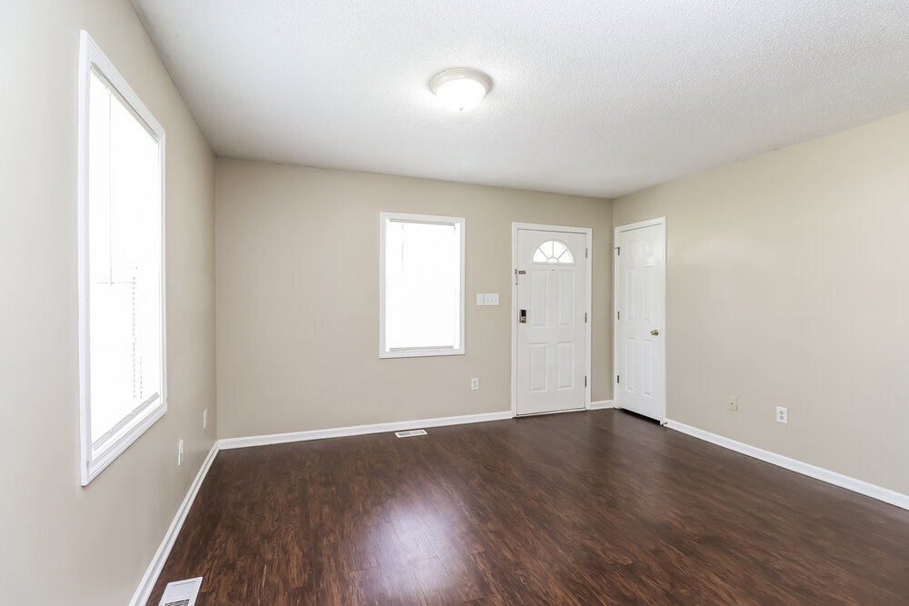 Building Photo - 103 Doree Ln