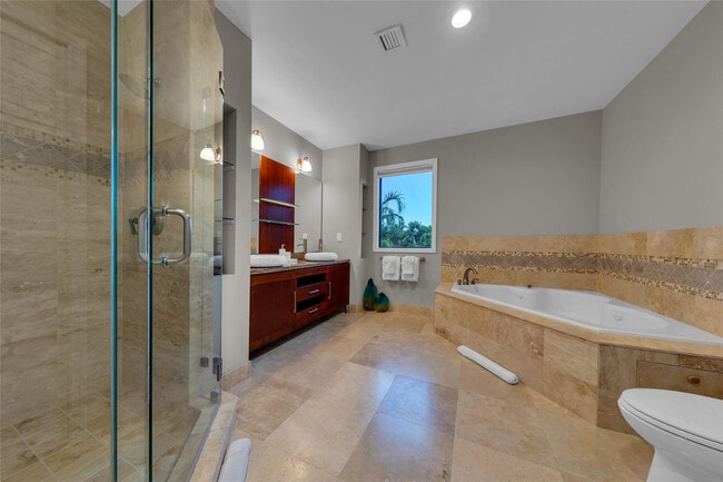 Building Photo - 616 Riviera Isle Dr