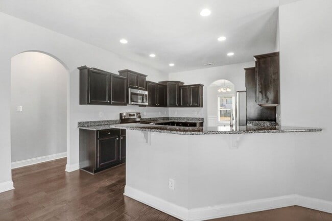 Building Photo - SPACIOUS 3000+ Sq Ft 2-Story Home in Sprin...