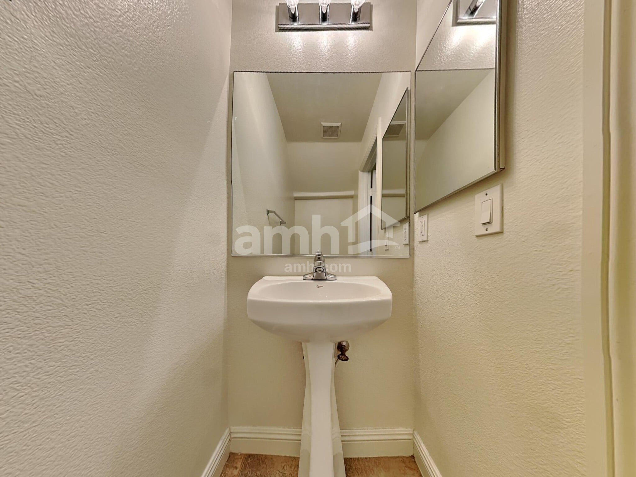 Building Photo - 5842 Crumbling Ridge St