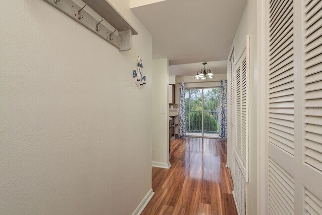 Building Photo - 5557 Sea Forest Dr