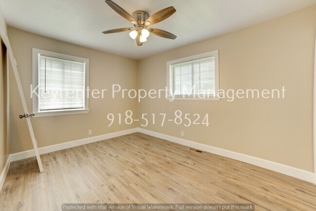 Building Photo - Recently Renovated 3 Bed 2 Bath in Collinsville!